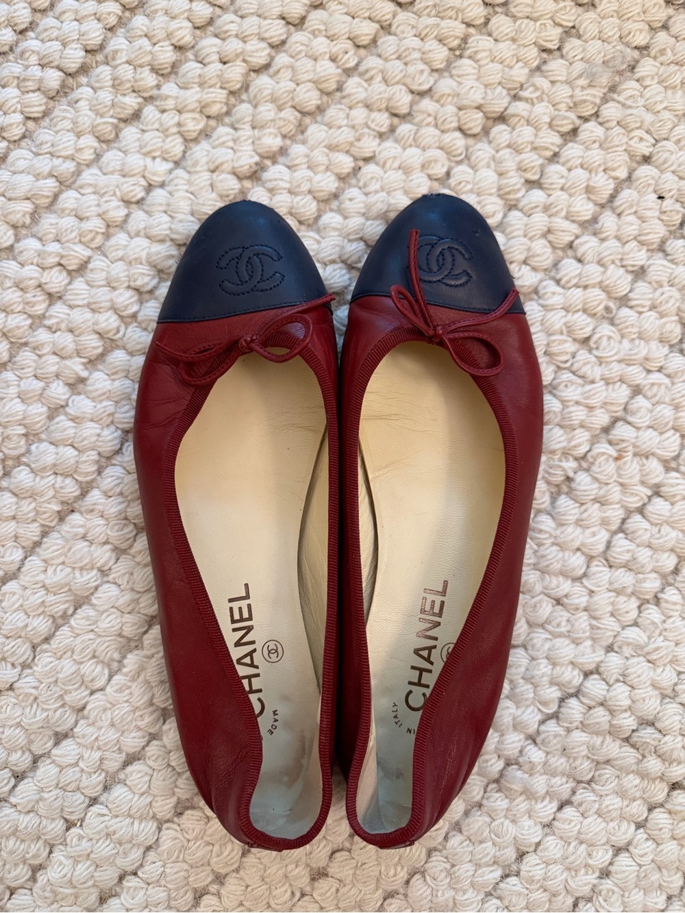 CHANEL Burgundy Leather Ballet Flats with Black Cap Toe size FR39.5 = US 8.5